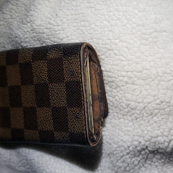 Well Loved Louis Vuitton Damier Ebene Key Cles Date codeCT0074 - Picture 5 of 16